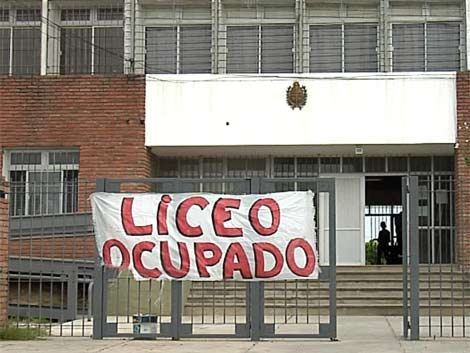 liceo_okupa